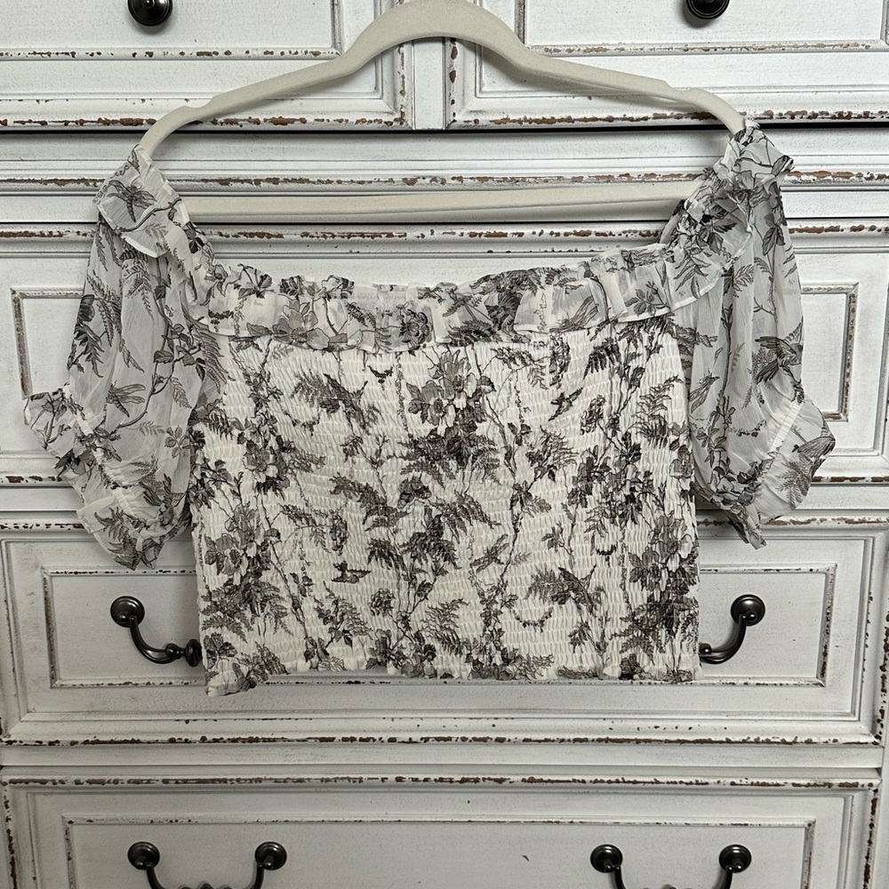 *NEW EXPRESS Floral Off-Shoulder Top - Black and White | Large
